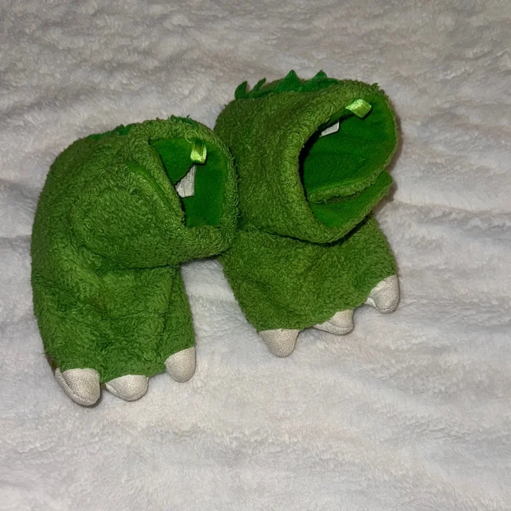Green and White Plush Slippers M 7/8
